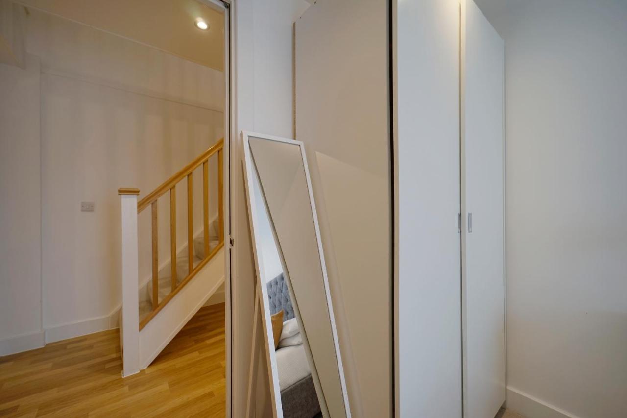 Modern 2 Bed Apartment With Juliet Balcony - Dhb Stays ليدز المظهر الخارجي الصورة